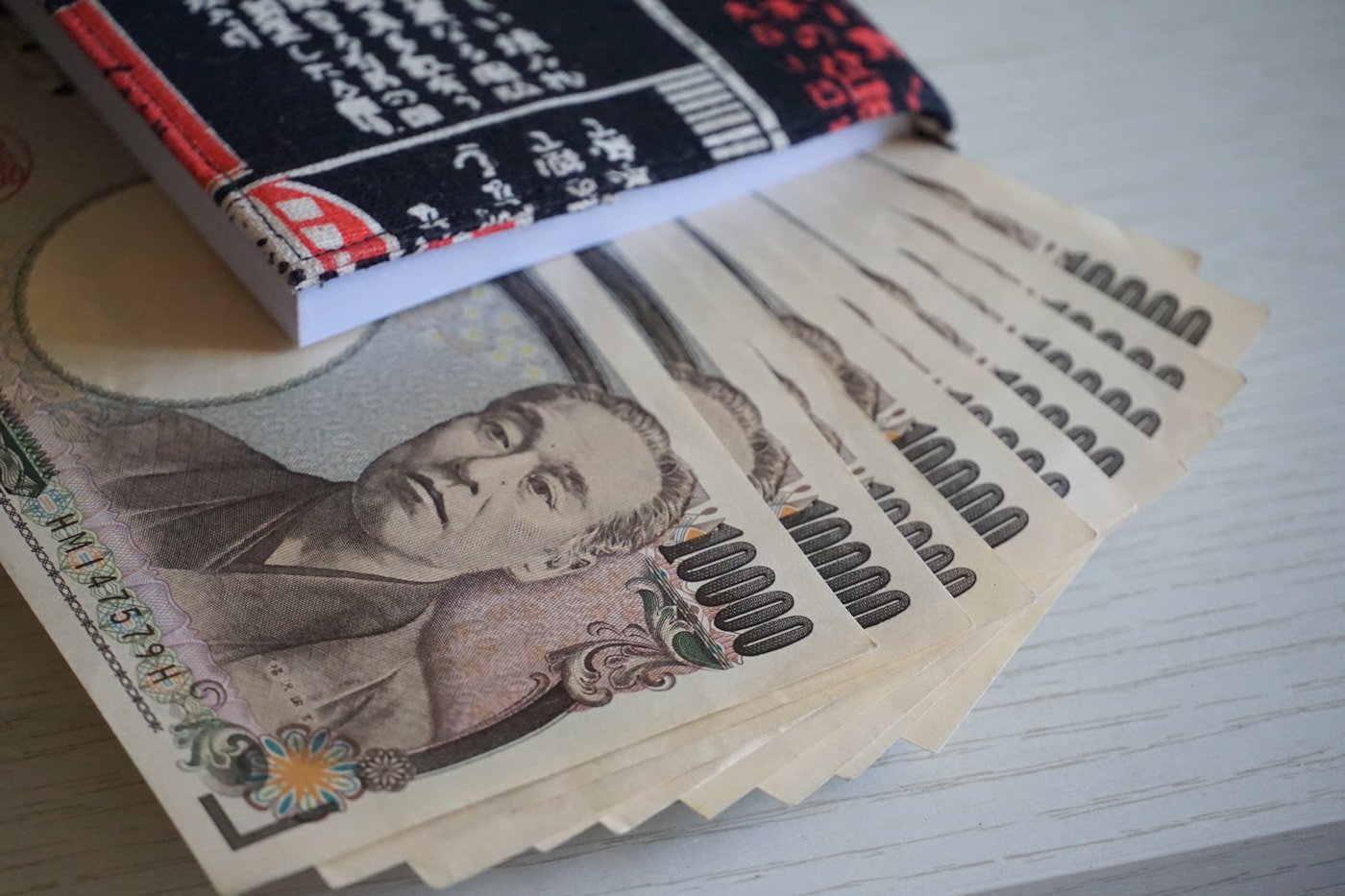 Japanese yen surge and Bank of Japan interest rate expectations