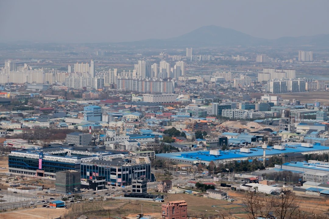 Wide view of Seoul, South Korea, illustrating the country’s expanded technology espionage law