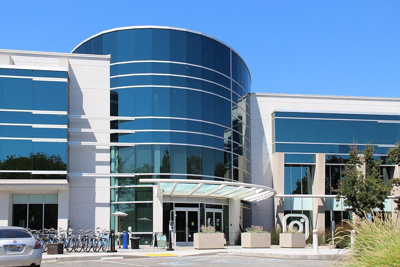 Office building at 200 Jefferson Drive in Menlo Park, Instagram's headquarters when photographed in 2022